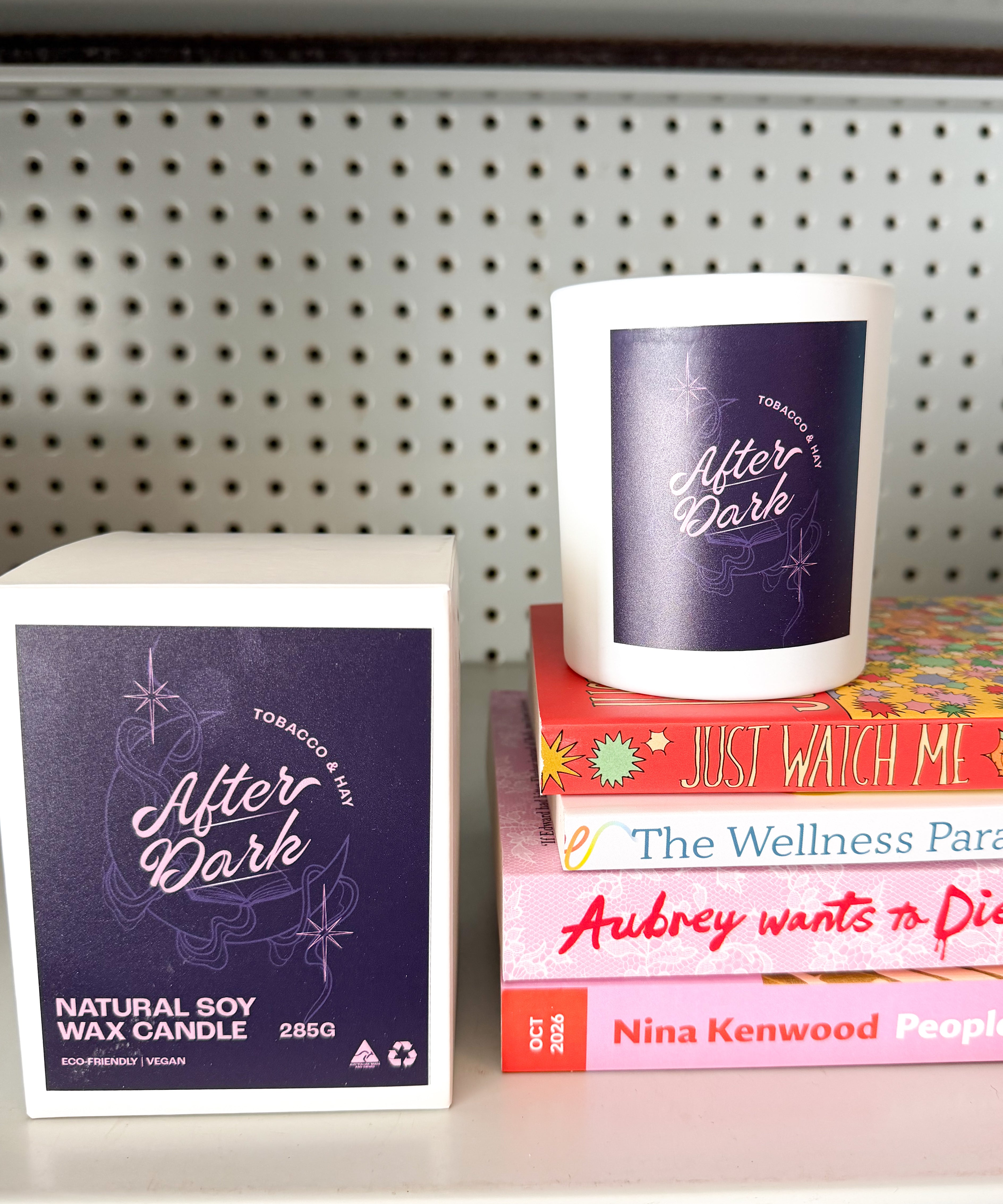 After dark candle - tobacco & hay