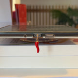 charm & charge e-reader charm - chilli