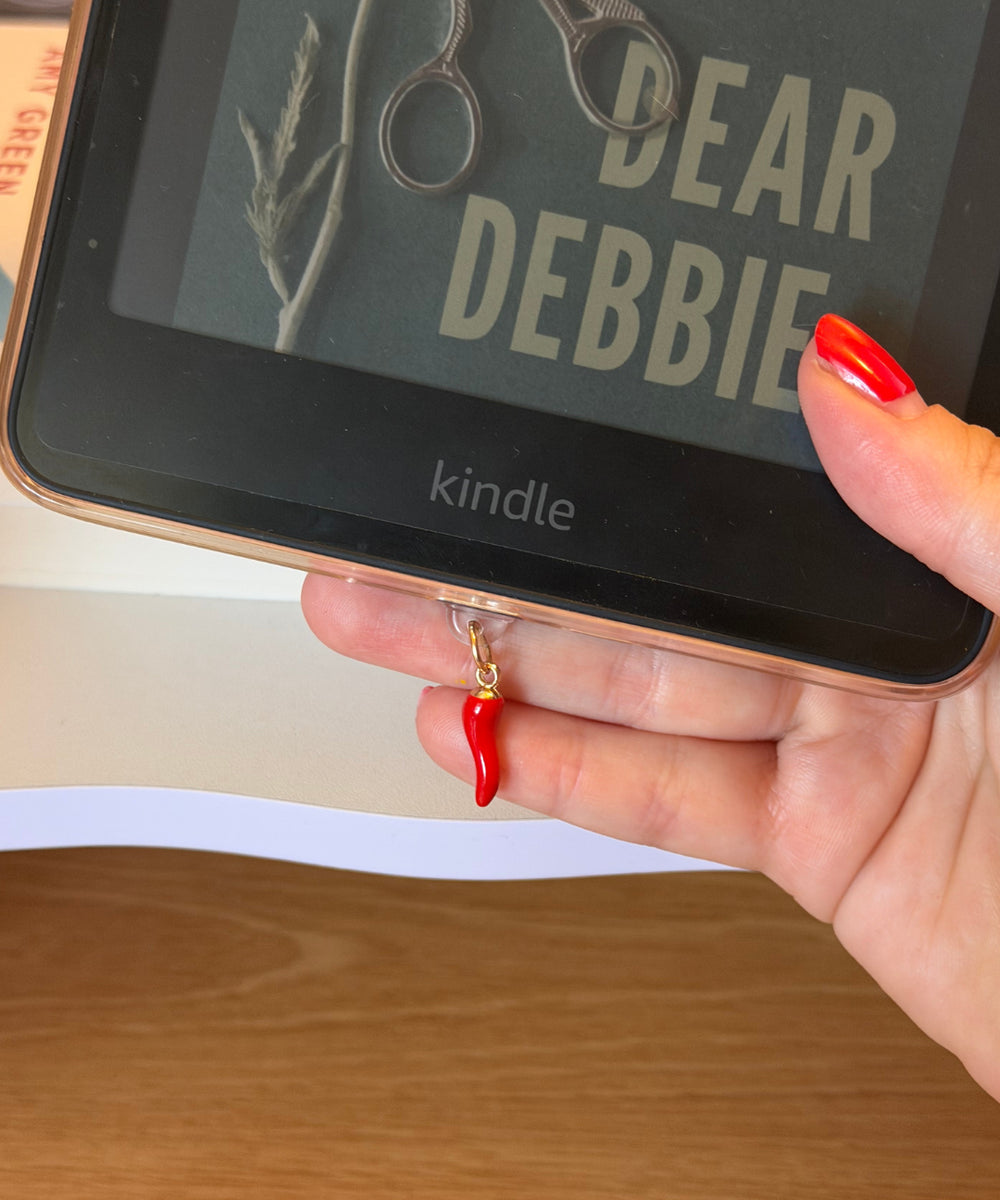 charm & charge e-reader charm - chilli