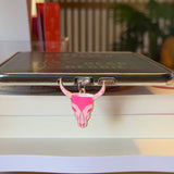 charm & charge e-reader charm - bull