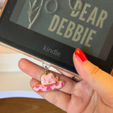 charm & charge e-reader charm - howdy hat